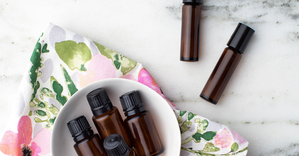 Best 3 Essential Oil Perfume Recipes | SIMPLYREENI.COM