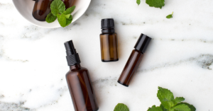 Homemade Essential Oil Bug Spray Recipe | SIMPLYREENI.COM